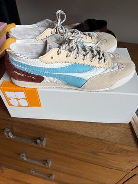 ONCEPT sneakers. NEW IN BOX